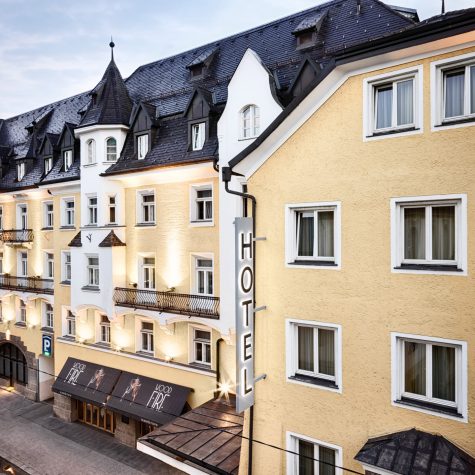 Hotel-Grauer-Baer-Innsbruck-Tirol-Aussenansicht-Front_01