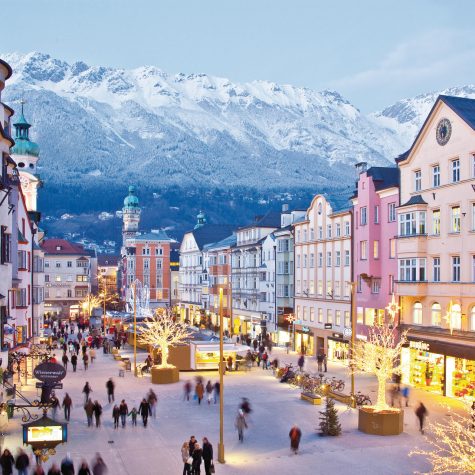 Hotel-Grauer-Baer-Innsbruck-Tirol-Christkindlmarkt-Maria-TheresienStraße