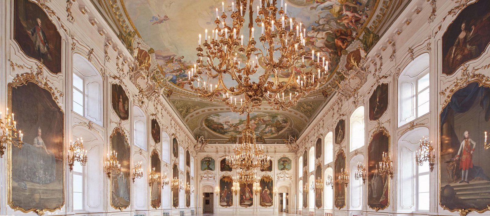 csm_Hotel-Grauer-Baer-Innsbruck-Tirol-Kaiserliche-Hofburg_e8d41eaec2